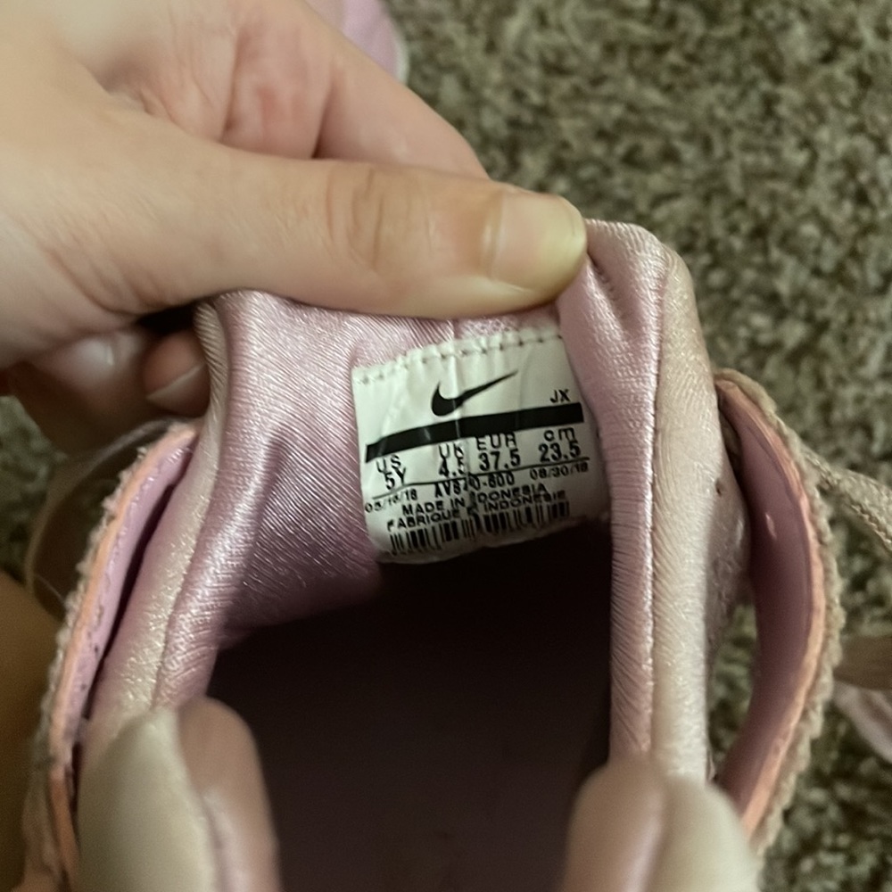 Pink Nike 5Y Used Sneakers - Picture 10 of 11